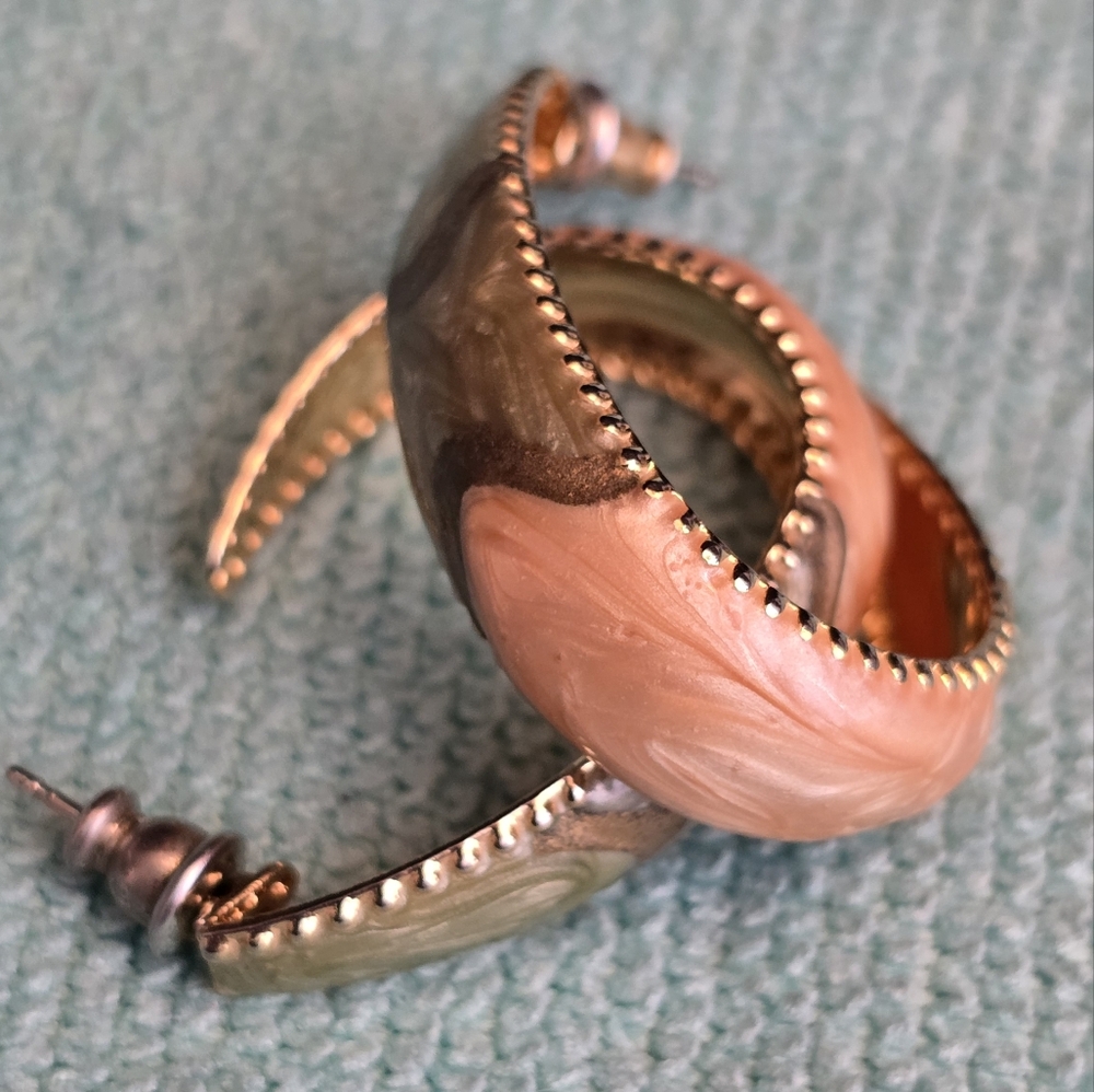 Elegant Pink And Brown 3/4 Hoop Post Earrings